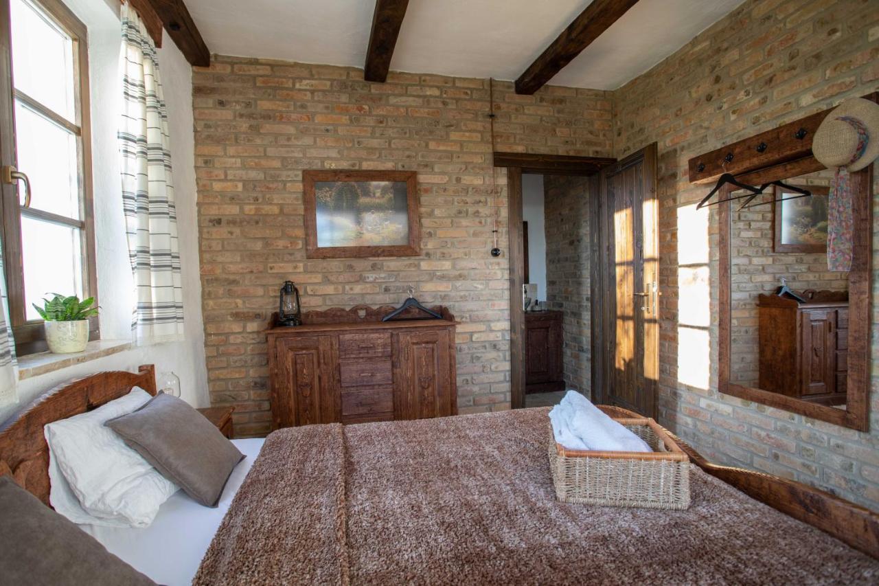 Kishosszuret Vendeghaz Hotel Pecsvarad ภายนอก รูปภาพ