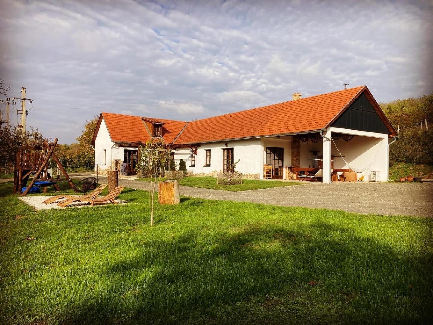 Kishosszuret Vendeghaz Hotel Pecsvarad ภายนอก รูปภาพ