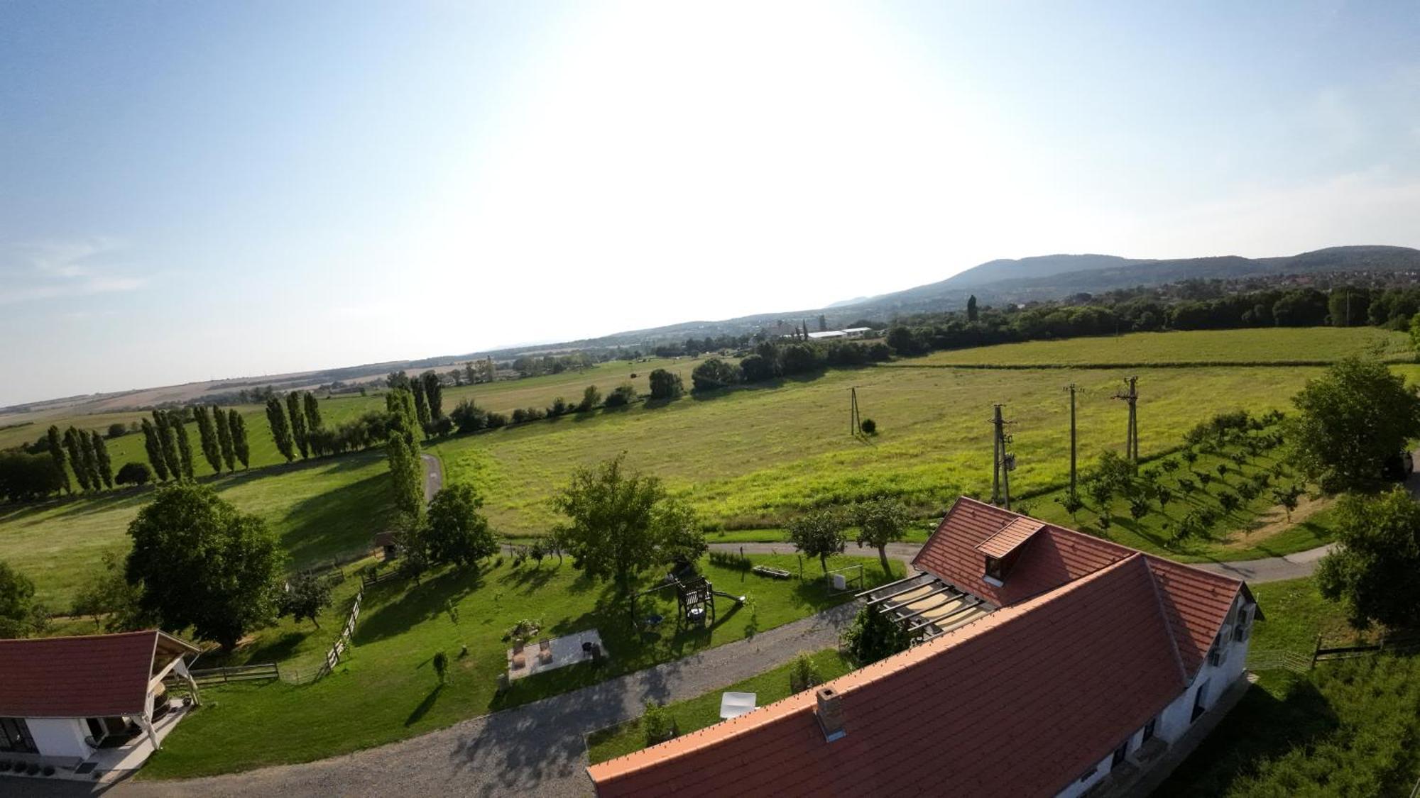 Kishosszuret Vendeghaz Hotel Pecsvarad ภายนอก รูปภาพ
